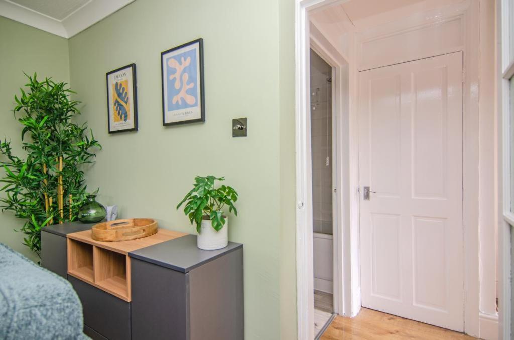 Cosy Lichfield Apartment Esterno foto