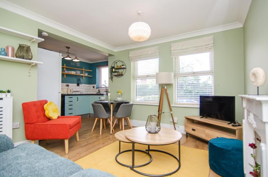 Cosy Lichfield Apartment Esterno foto