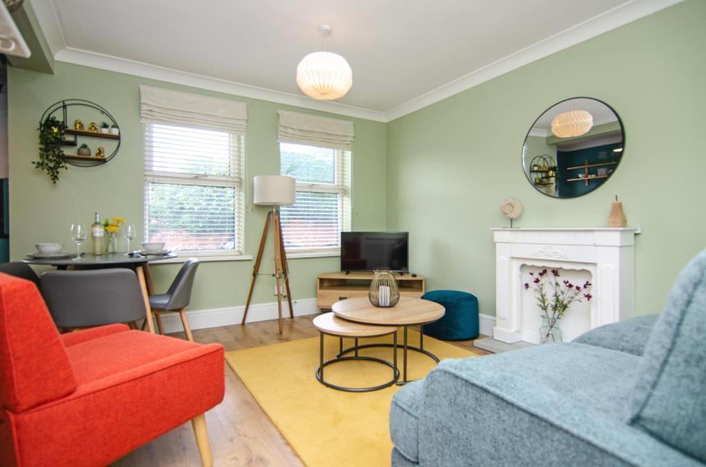 Cosy Lichfield Apartment Esterno foto