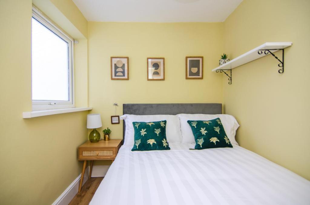 Cosy Lichfield Apartment Esterno foto