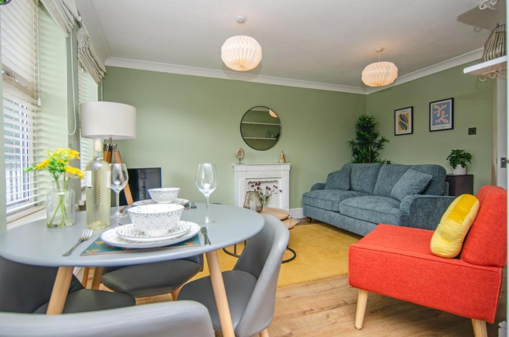 Cosy Lichfield Apartment Esterno foto